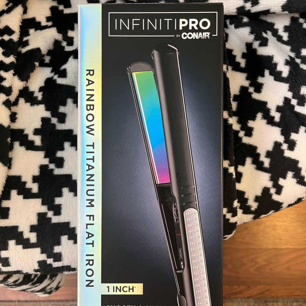 INFINITI PRO Hair Straightener by CONAIR